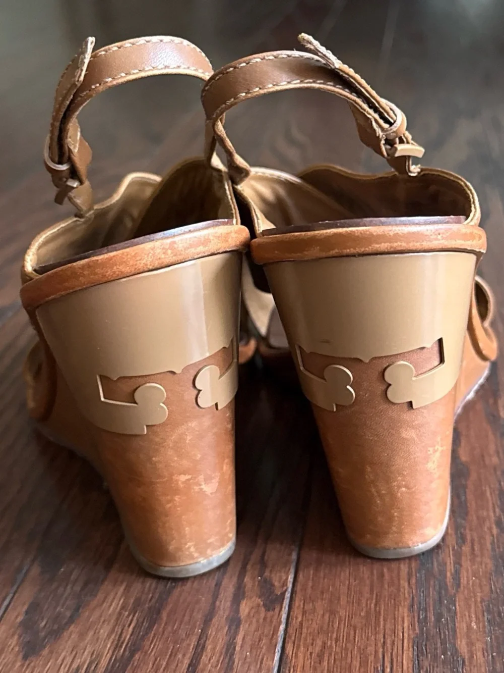 Tory Burch Gabrielle brown Leather wedge Sandals preppy summer resort size 8.5